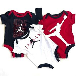 JORDAN NIKE Boys Bodysuits 3-Pack Jumpman BABY SIZE 6M Black Red White NWT